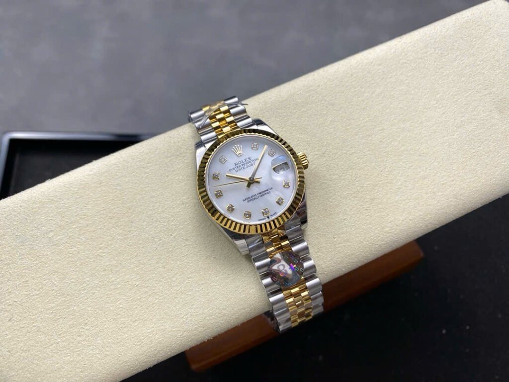 Đồng Hồ Rolex DateJust Demi Gold Replica Mặt Số Xà Cừ Xưởng 8+ 31mm (1)