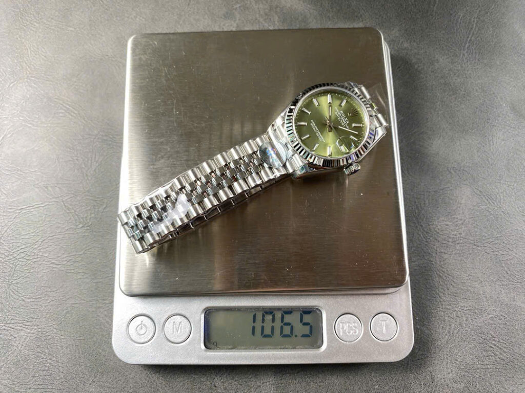 Đồng Hồ Rolex DateJust Replica Mặt Xanh Lá Cọc Dạ Quang Nhà Máy 8F 31mm (1)