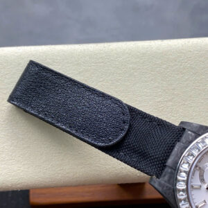 Đồng Hồ Rolex Daytona Carbon Đính Kim Cương Moissanite Baguette 40mm (3)