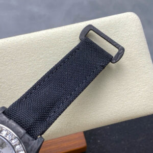 Đồng Hồ Rolex Daytona Carbon Đính Kim Cương Moissanite Baguette 40mm (9)