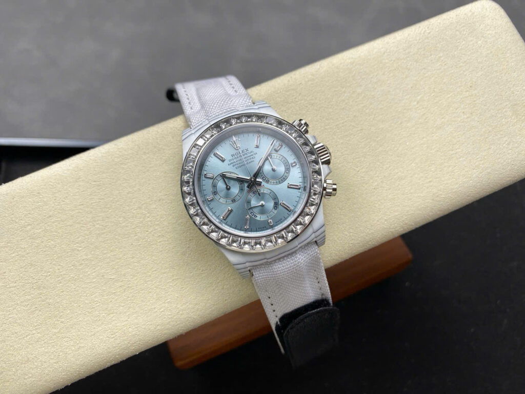 Đồng Hồ Rolex Daytona Chế Tác Carbon Độ Kim Cương Moissanite Baguette 40mm (4)