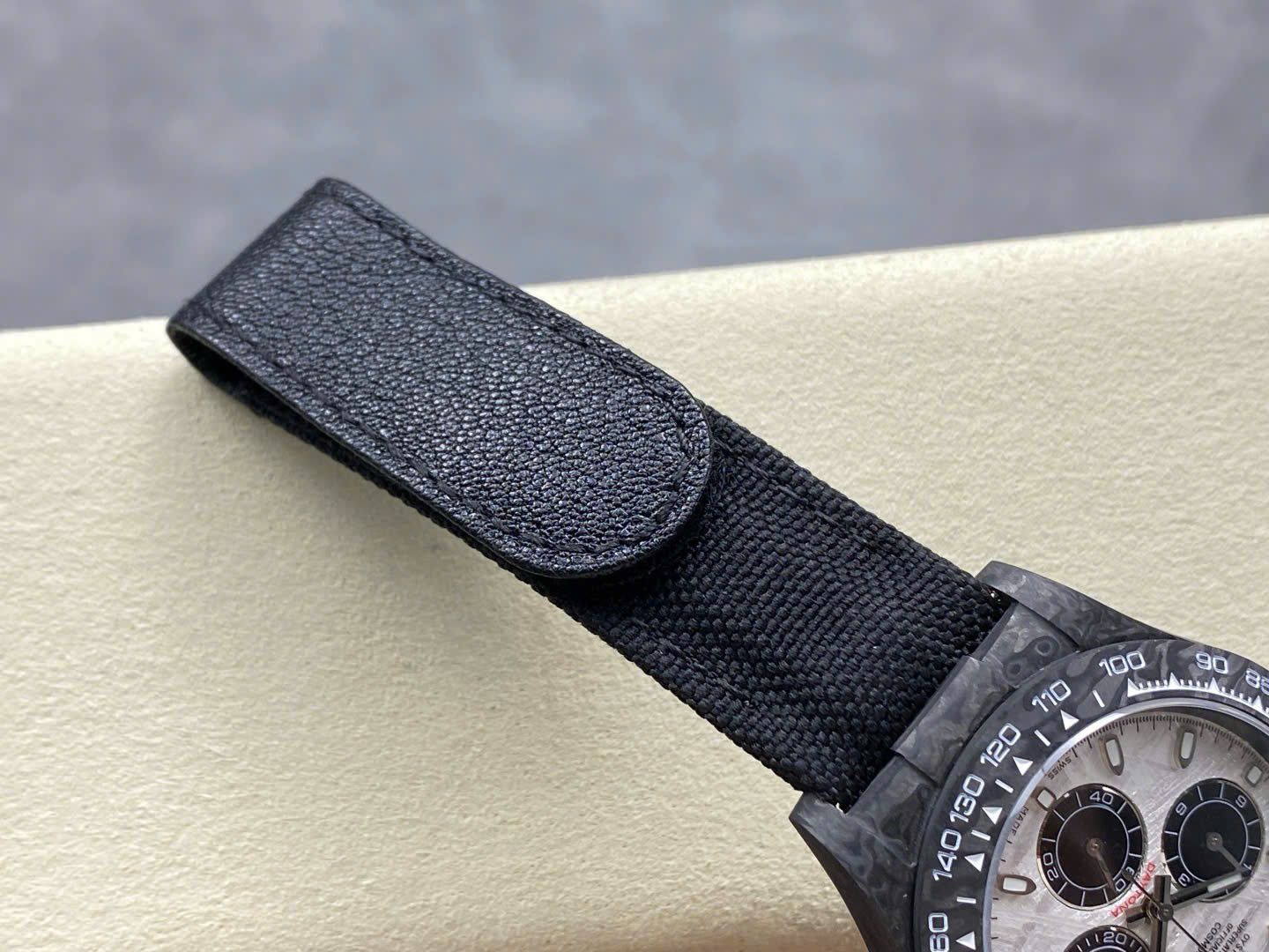 Đồng Hồ Rolex Daytona Diw Chế Tác Carbon Mặt Số Thiên Thạch 40mm (5) Đồng Hồ Rolex Daytona Diw Chế Tác Carbon Mặt Số Thiên Thạch 40mm (9)