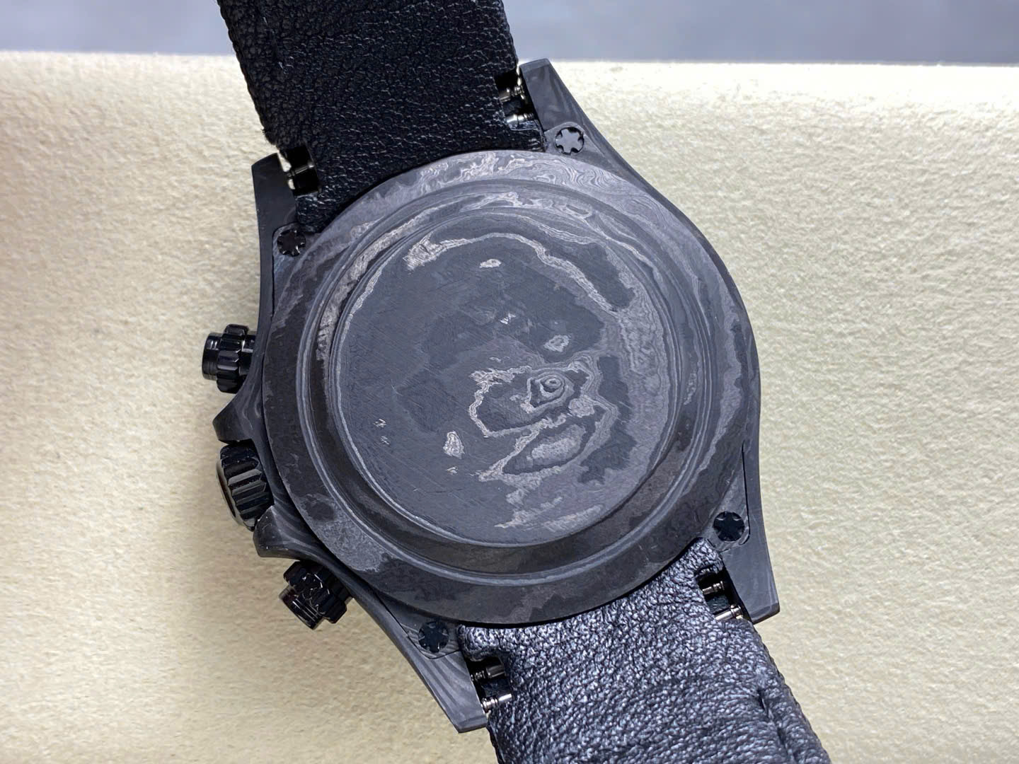 Đồng Hồ Rolex Daytona Diw Chế Tác Carbon Mặt Số Thiên Thạch 40mm (9) Đồng Hồ Rolex Daytona Diw Chế Tác Carbon Mặt Số Thiên Thạch 40mm (9)