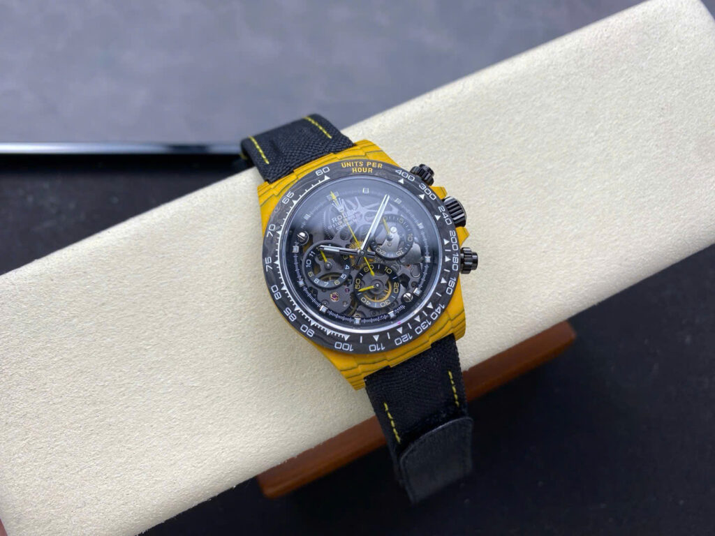 Đồng Hồ Rolex Daytona Zif REMOULD Chế Tác Carbon Màu Vàng 40mm