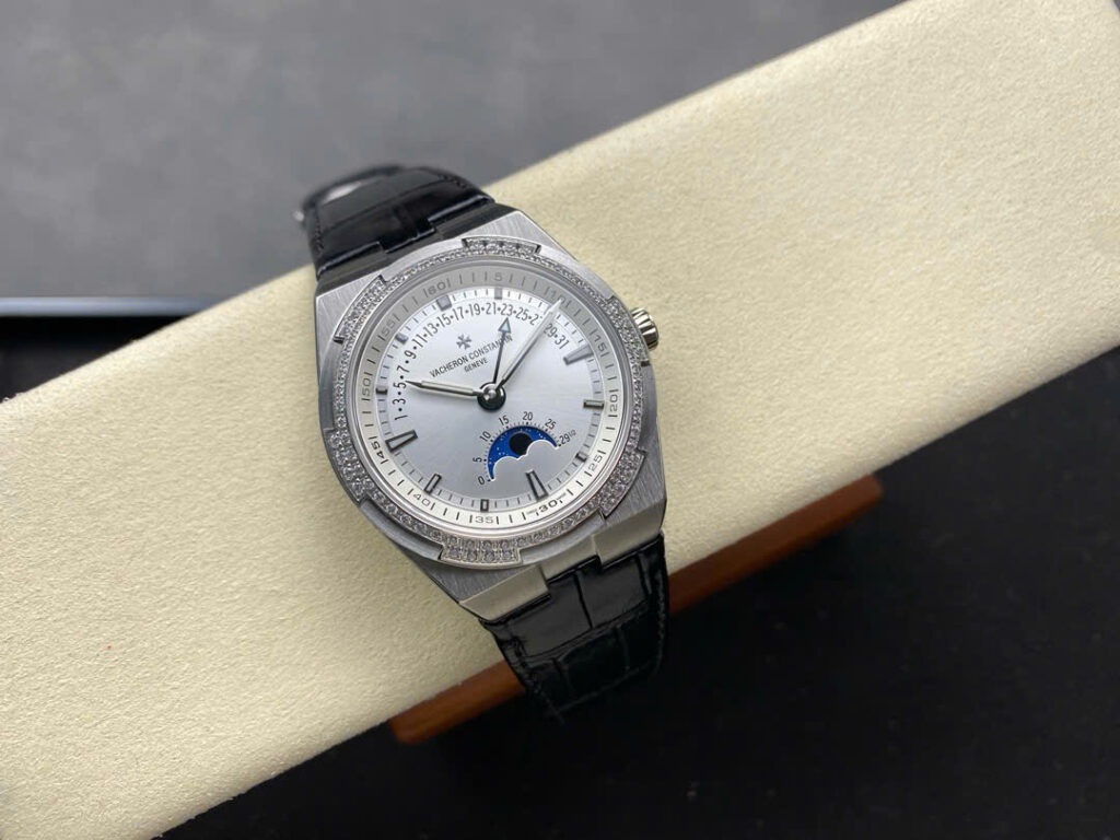 Đồng Hồ Vacheron Constantin Nam Dây Da Mặt Trắng Overseas 400V Đính Đá GRF 41mm