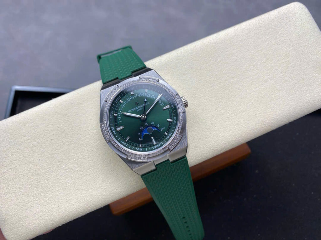 Đồng Hồ Vacheron Constantin Overseas Moonphase 4000V Dây Cao Su Màu Xanh Lá GRF 41mm (1)