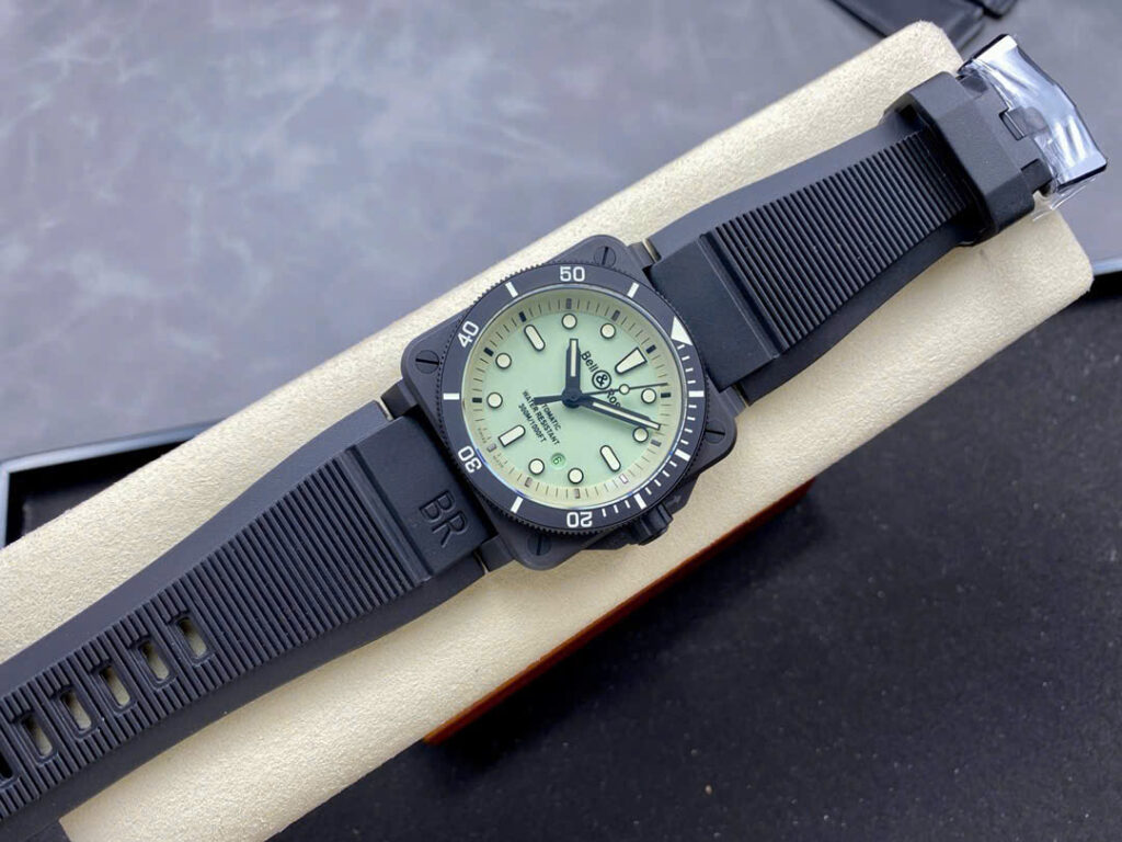 Đồng Hồ Bell & Ross Br 03-92 Diver Full Lum Replica Cao Cấp Vỏ Gốm 42mm (6)