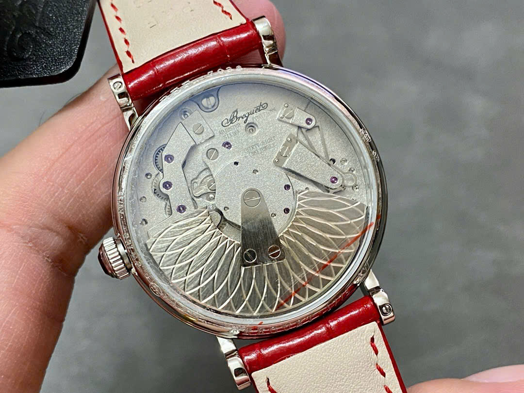 Đồng Hồ Breguet Tradition 7038BB Đính Đá Dây Da Màu Đỏ Replica ZF 37mm (3) Đồng Hồ Breguet Tradition 7038BB Đính Đá Dây Da Màu Đỏ Replica ZF 37mm (3)