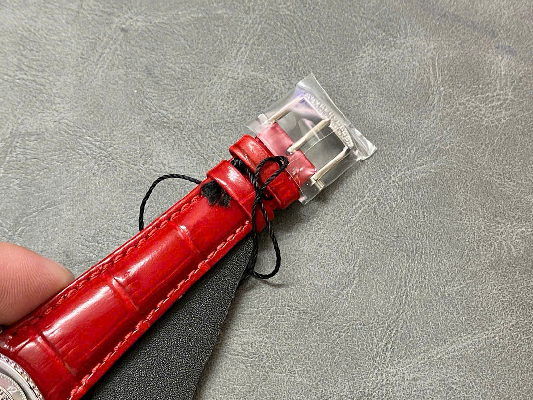 Đồng Hồ Breguet Tradition 7038BB Đính Đá Dây Da Màu Đỏ Replica ZF 37mm (4) Đồng Hồ Breguet Tradition 7038BB Đính Đá Dây Da Màu Đỏ Replica ZF 37mm (3)