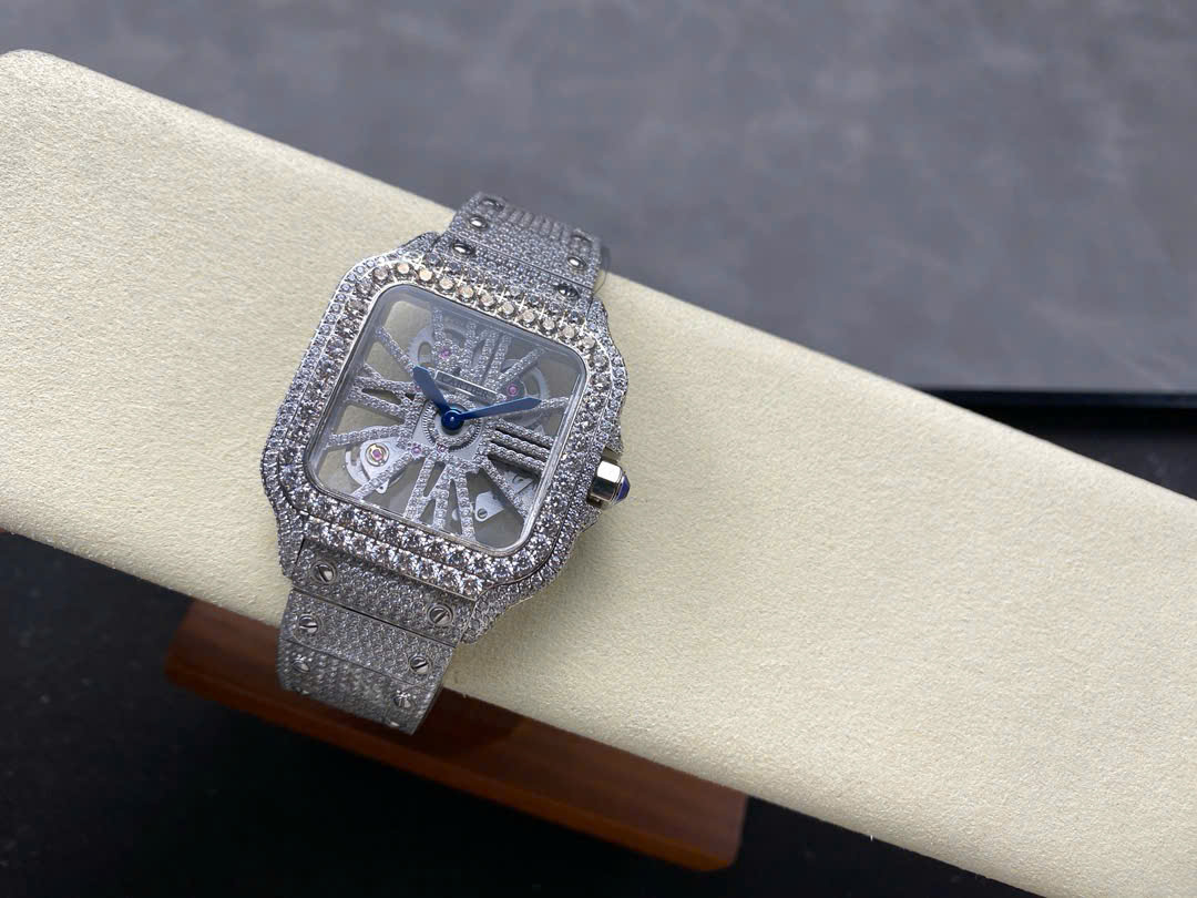 Đồng Hồ Cartier Santos Skeleton Dây Kim Loại Đính Full Đá Replica (1) Đồng Hồ Cartier Santos Skeleton Dây Kim Loại Đính Full Đá Replica (1)