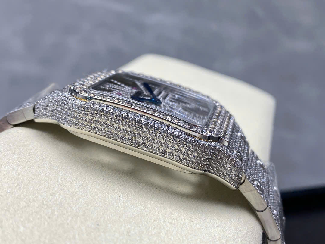 Đồng Hồ Cartier Santos Skeleton Dây Kim Loại Đính Full Đá Replica (6) Đồng Hồ Cartier Santos Skeleton Dây Kim Loại Đính Full Đá Replica (1)