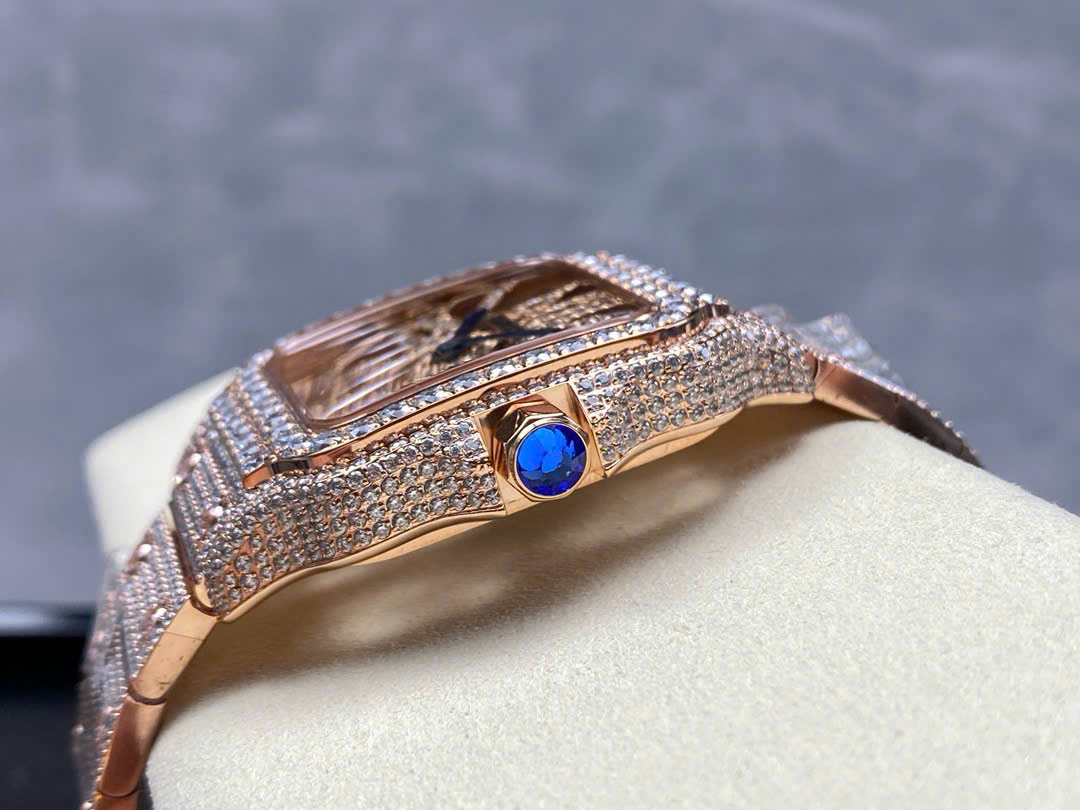 Đồng Hồ Cartier Santos Skeleton Rose Gold Replica Cao Cấp Đính Full Đá (2) Đồng Hồ Cartier Santos Skeleton Rose Gold Replica Cao Cấp Đính Full Đá (3)