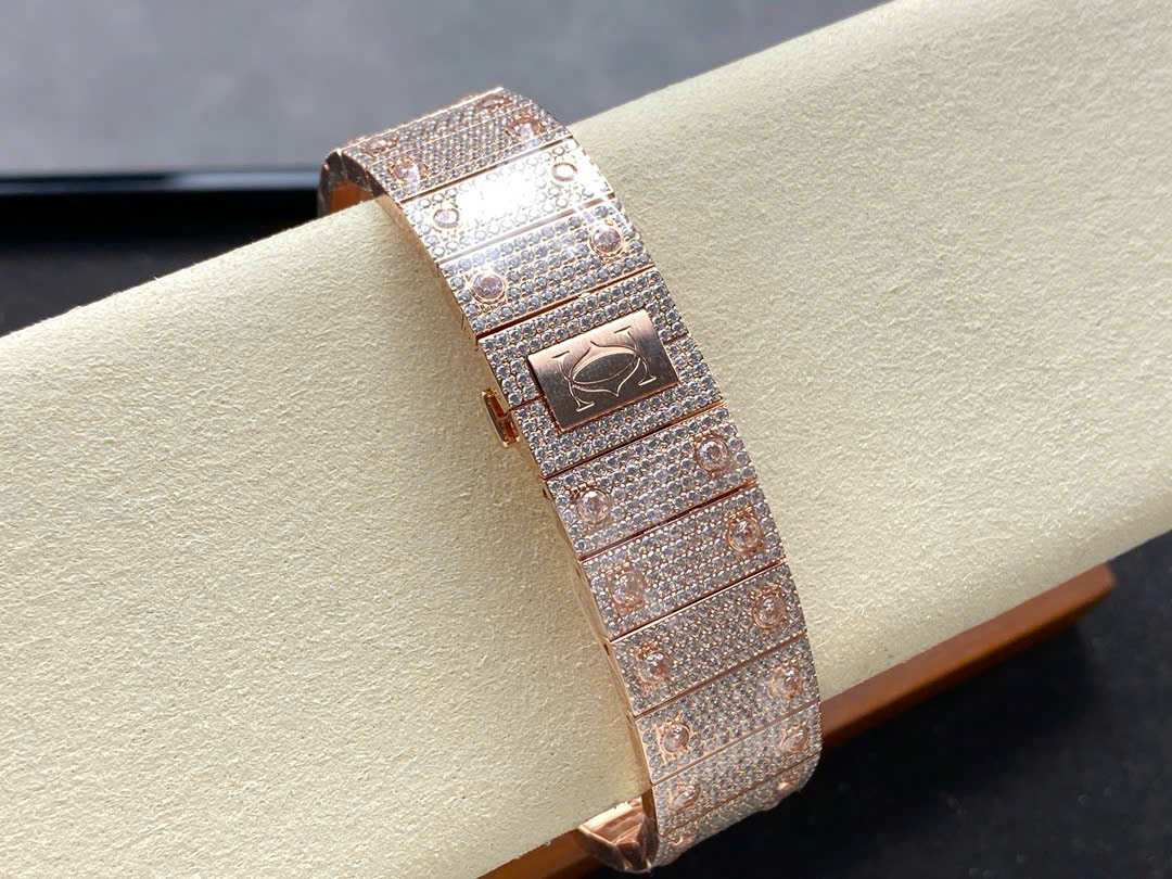 Đồng Hồ Cartier Santos Skeleton Rose Gold Replica Cao Cấp Đính Full Đá (8) Đồng Hồ Cartier Santos Skeleton Rose Gold Replica Cao Cấp Đính Full Đá (3)