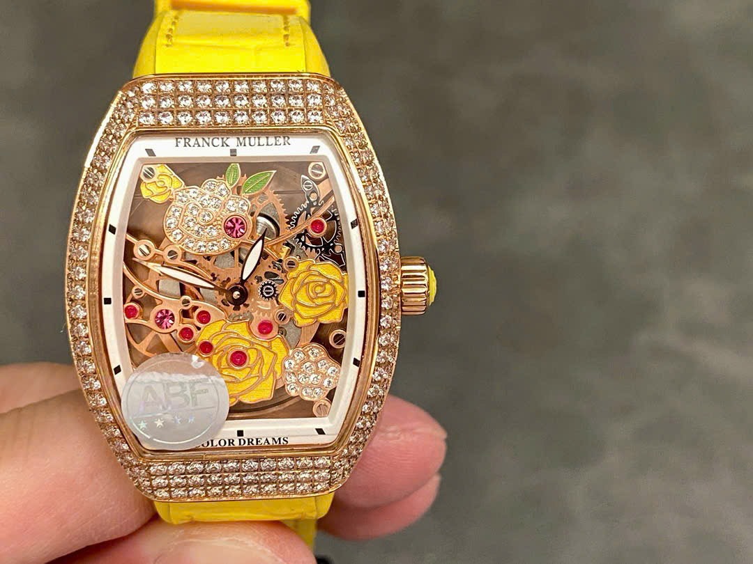 Đồng Hồ Franck Muller V32 Nữ Đính Đá Màu Vàng Replica Cao Cấp 36mm (7) Đồng Hồ Franck Muller V32 Nữ Đính Đá Màu Vàng Replica Cao Cấp 36mm (1)