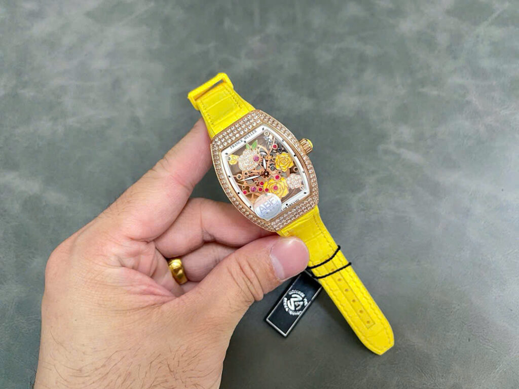 Đồng Hồ Franck Muller V32 Nữ Đính Đá Màu Vàng Replica Cao Cấp 36mm (1)