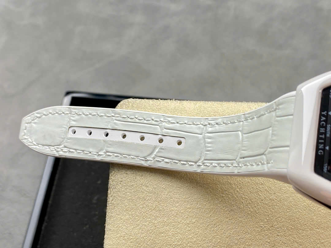 Đồng Hồ Franck Muller Vanguard V45 Gốm Trắng Mặt Số Đen Chế Tác ABF 45mm (1) Đồng Hồ Franck Muller Vanguard V45 Gốm Trắng Mặt Số Đen Chế Tác ABF 45mm (1)