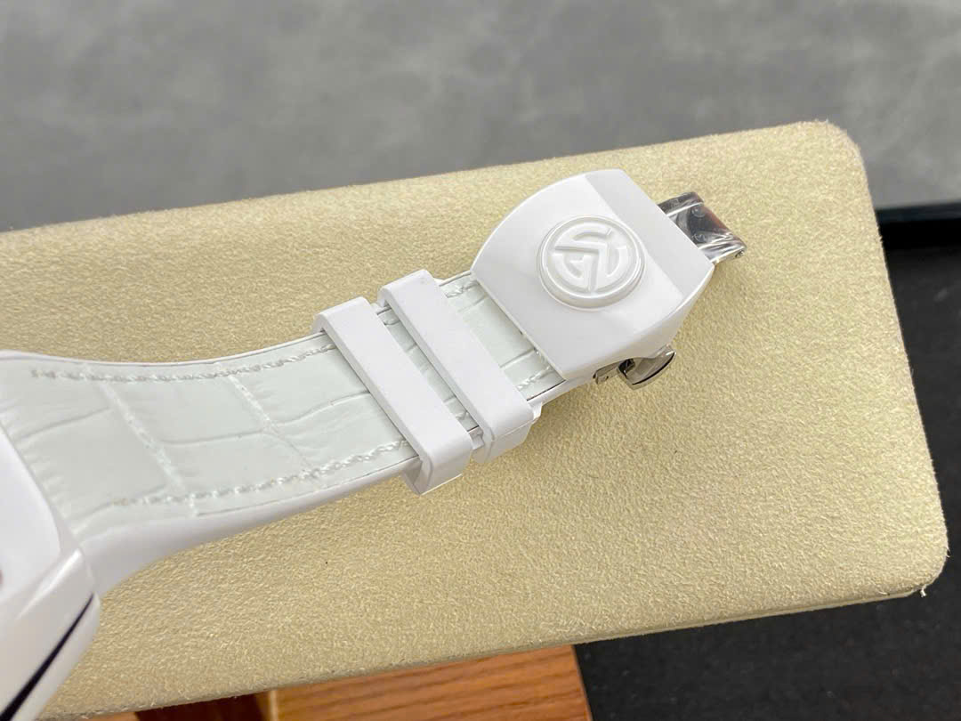 Đồng Hồ Franck Muller Vanguard V45 Gốm Trắng Mặt Số Đen Chế Tác ABF 45mm (6) Đồng Hồ Franck Muller Vanguard V45 Gốm Trắng Mặt Số Đen Chế Tác ABF 45mm (1)