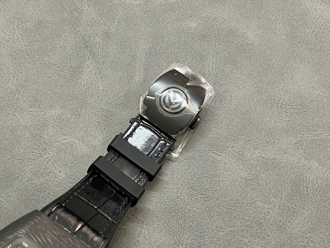 Đồng Hồ Franck Muller Vanguard V45 Tourbillon Carbon Replica Cao Cấp 45mm (1) Đồng Hồ Franck Muller Vanguard V45 Tourbillon Carbon Replica Cao Cấp 45mm (10)