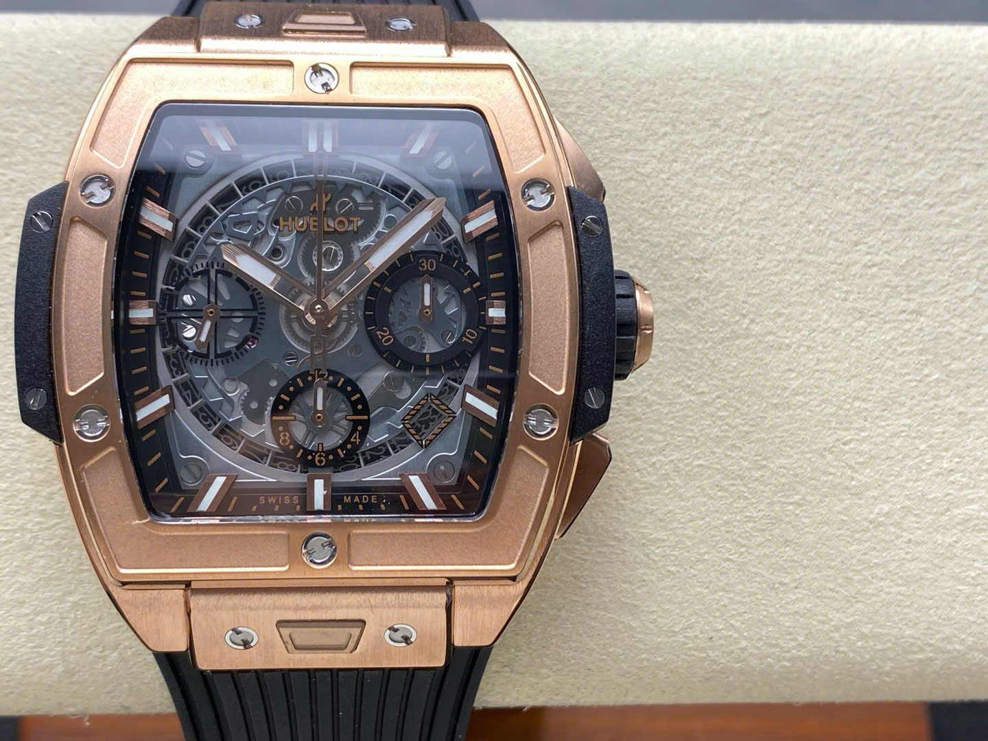 Đồng Hồ Hublot Spirit Of Big Bang King Gold Mặt Đen Chế Tác Nhà Máy BBF 42mm (5) Đồng Hồ Hublot Spirit Of Big Bang King Gold Mặt Đen Chế Tác Nhà Máy BBF 42mm (1)