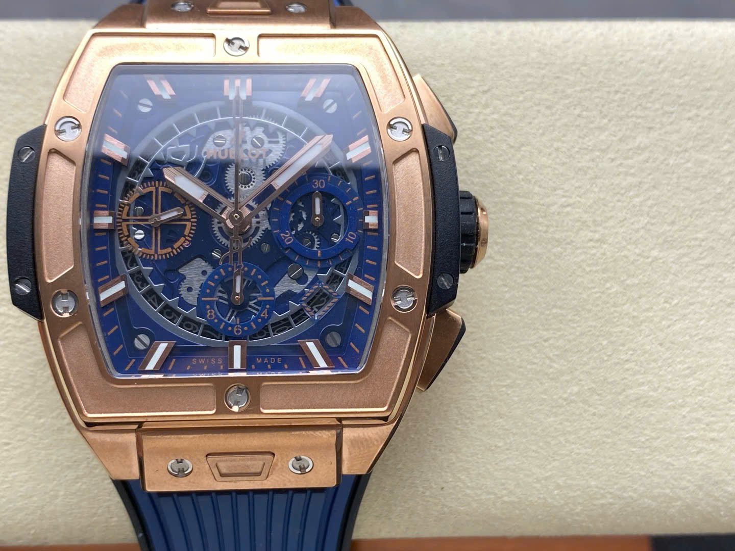 Đồng Hồ Hublot Spirit Of Big Bang King Gold Mặt Xanh Dương Chế Tác Xưởng BBF 42mm (6) Đồng Hồ Hublot Spirit Of Big Bang King Gold Mặt Xanh Dương Chế Tác Xưởng BBF 42mm (4)