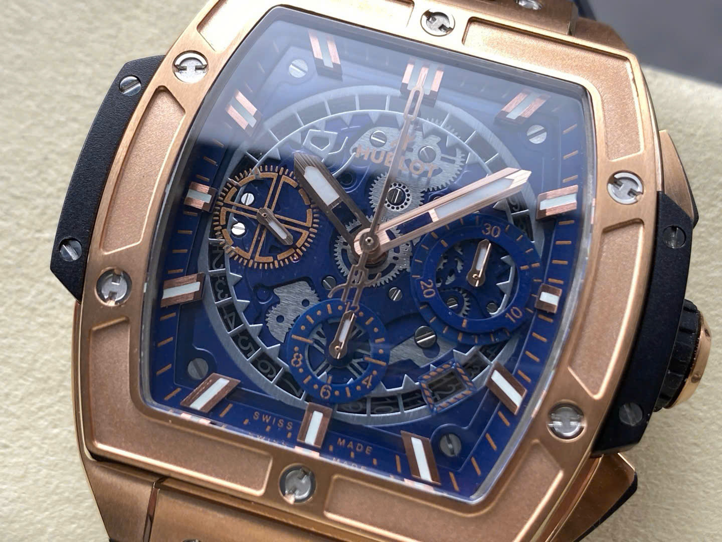 Đồng Hồ Hublot Spirit Of Big Bang King Gold Mặt Xanh Dương Chế Tác Xưởng BBF 42mm (7) Đồng Hồ Hublot Spirit Of Big Bang King Gold Mặt Xanh Dương Chế Tác Xưởng BBF 42mm (4)