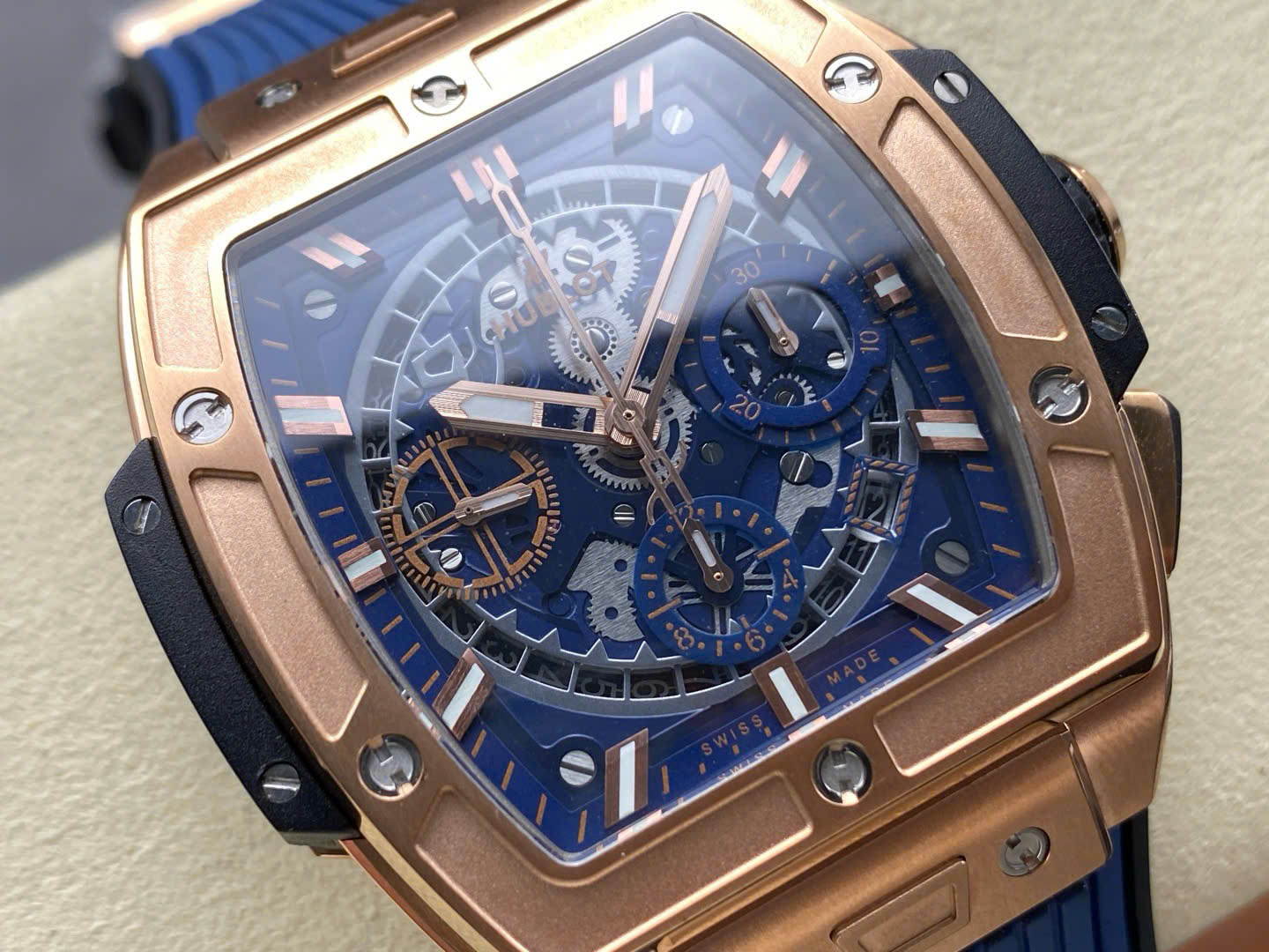 Đồng Hồ Hublot Spirit Of Big Bang King Gold Mặt Xanh Dương Chế Tác Xưởng BBF 42mm (8)