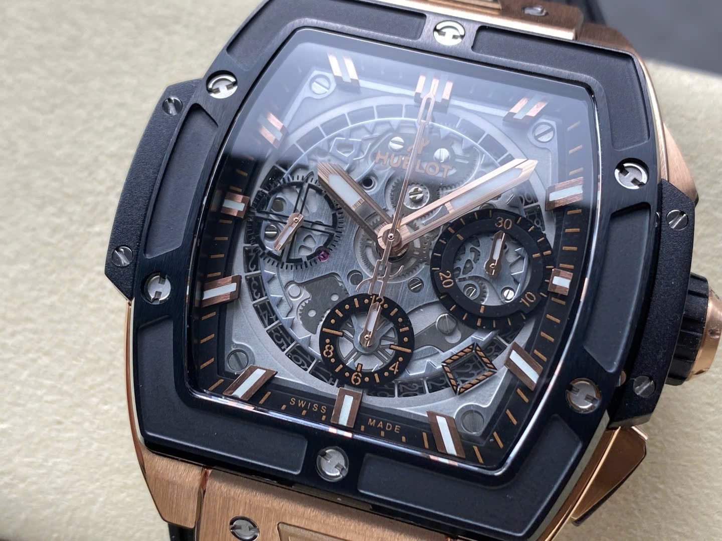 Đồng Hồ Hublot Spirit Of Big Bang King Gold Viền Gốm Đen Chế Tác Xưởng BBF 42mm (4) Đồng Hồ Hublot Spirit Of Big Bang King Gold Viền Gốm Đen Chế Tác Xưởng BBF 42mm (1)