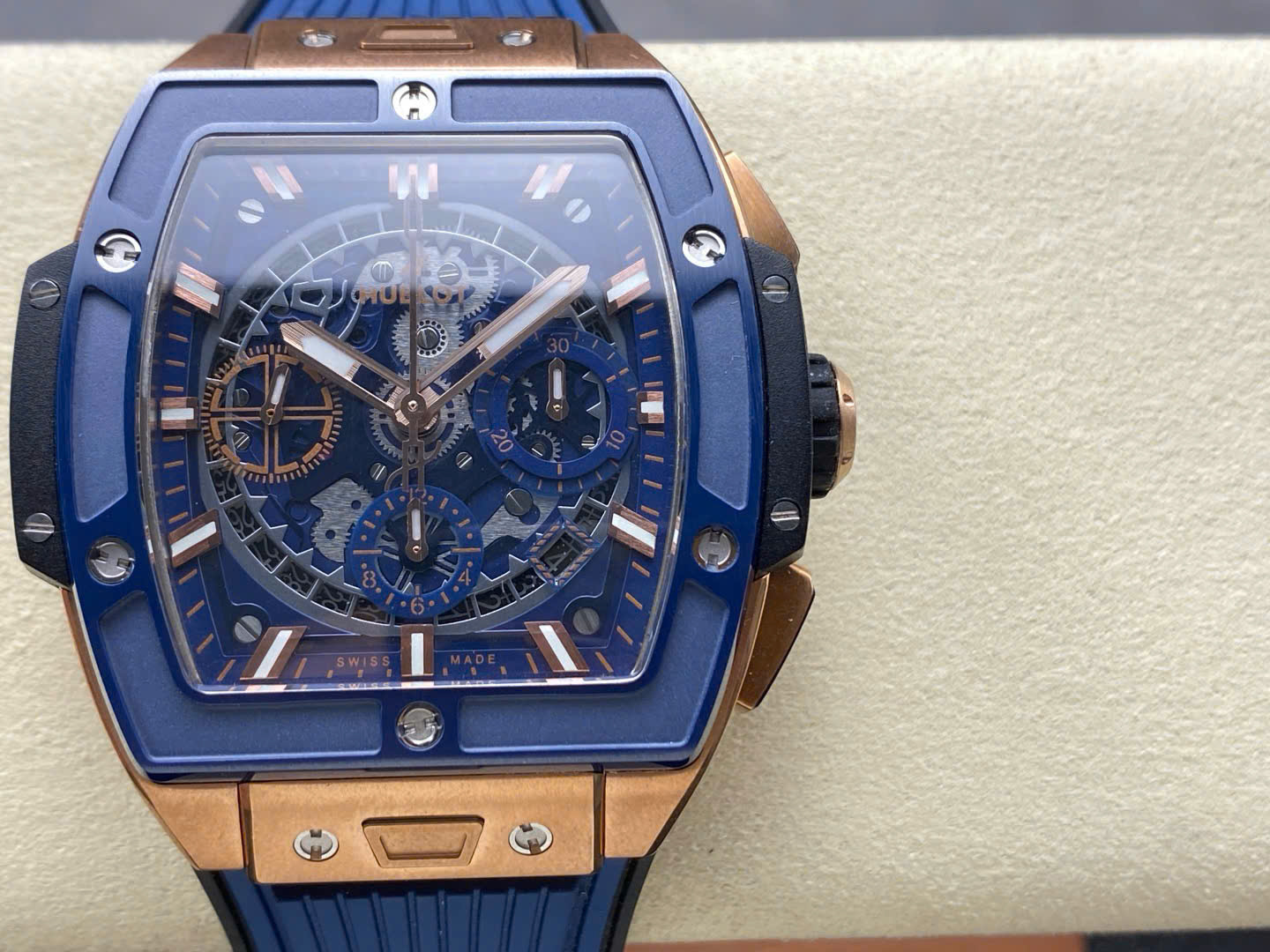 Đồng Hồ Hublot Spirit Of Big Bang King Gold Viền Gốm Xanh Chế Tác Xưởng BBF 42mm (7) Đồng Hồ Hublot Spirit Of Big Bang King Gold Viền Gốm Xanh Chế Tác Xưởng BBF 42mm (6)