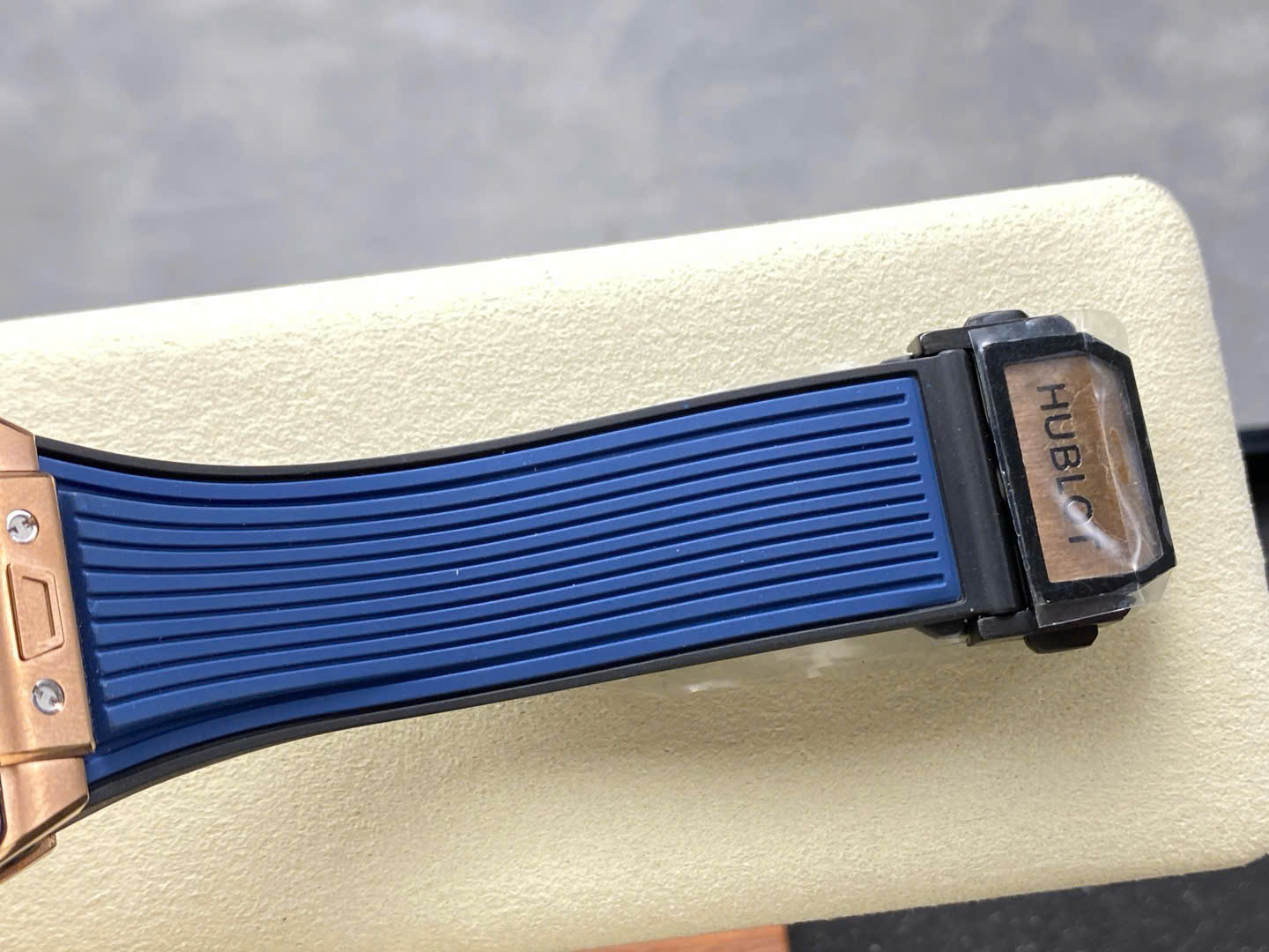 Đồng Hồ Hublot Spirit Of Big Bang King Gold Viền Gốm Xanh Chế Tác Xưởng BBF 42mm (8) Đồng Hồ Hublot Spirit Of Big Bang King Gold Viền Gốm Xanh Chế Tác Xưởng BBF 42mm (6)