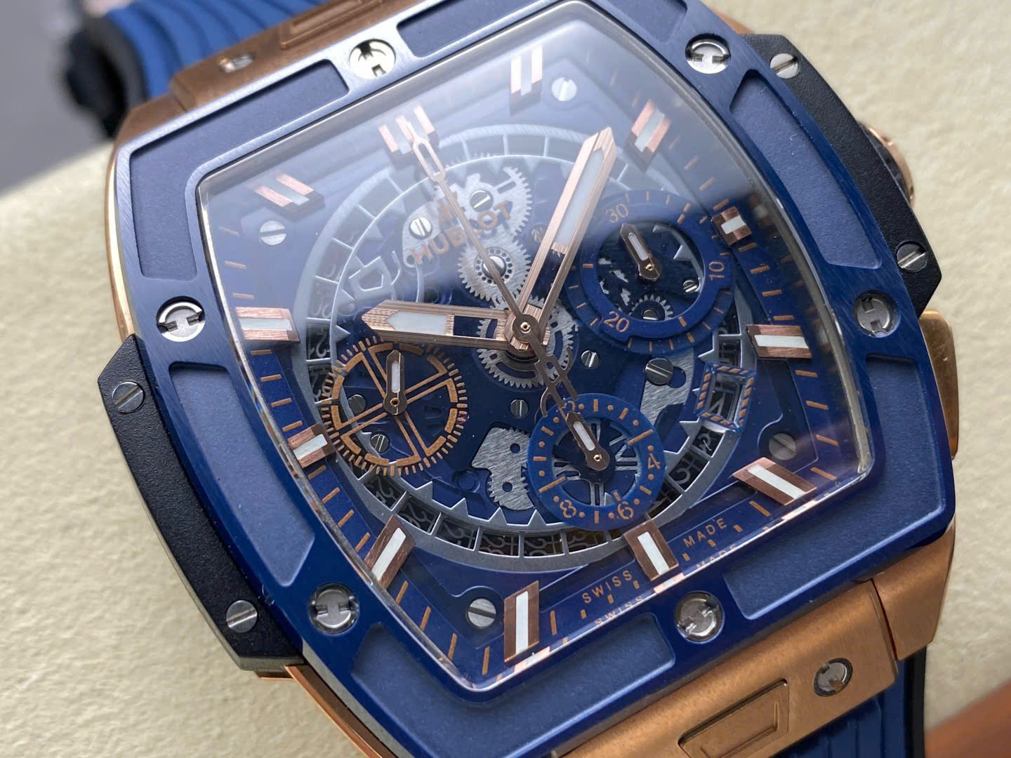 Đồng Hồ Hublot Spirit Of Big Bang King Gold Viền Gốm Xanh Chế Tác Xưởng BBF 42mm (9) Đồng Hồ Hublot Spirit Of Big Bang King Gold Viền Gốm Xanh Chế Tác Xưởng BBF 42mm (6)