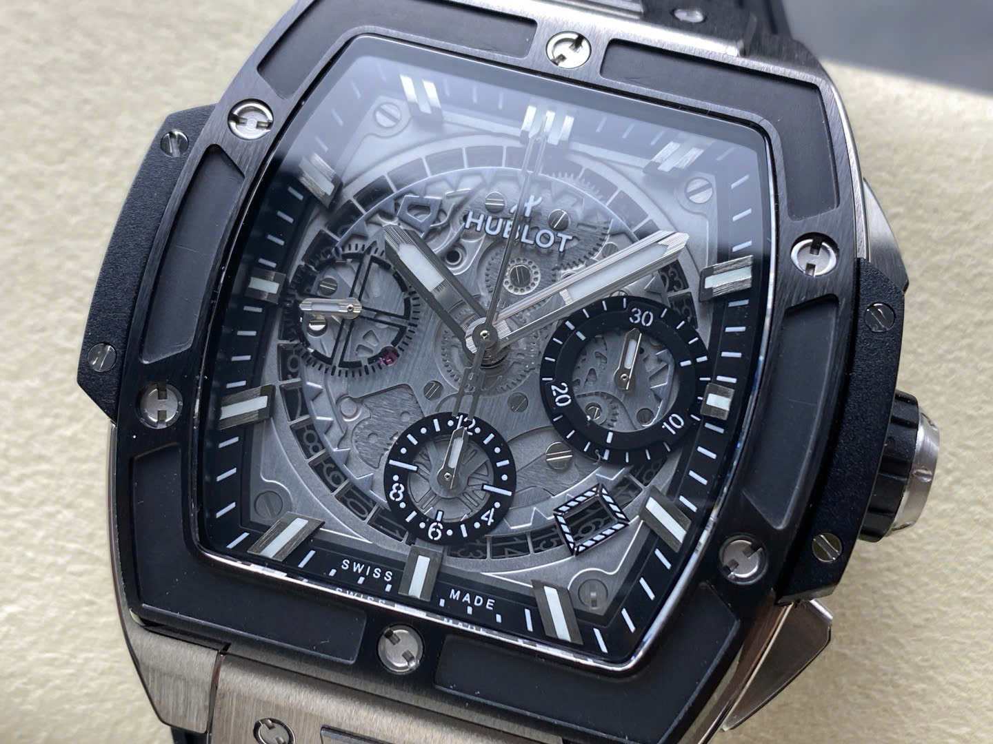 Đồng Hồ Hublot Spirit Of Big Bang TItanium Viền Gốm Đen Rep 11 Nhà Máy BBF 42mm (5) Đồng Hồ Hublot Spirit Of Big Bang TItanium Viền Gốm Đen Rep 11 Nhà Máy BBF 42mm (10)