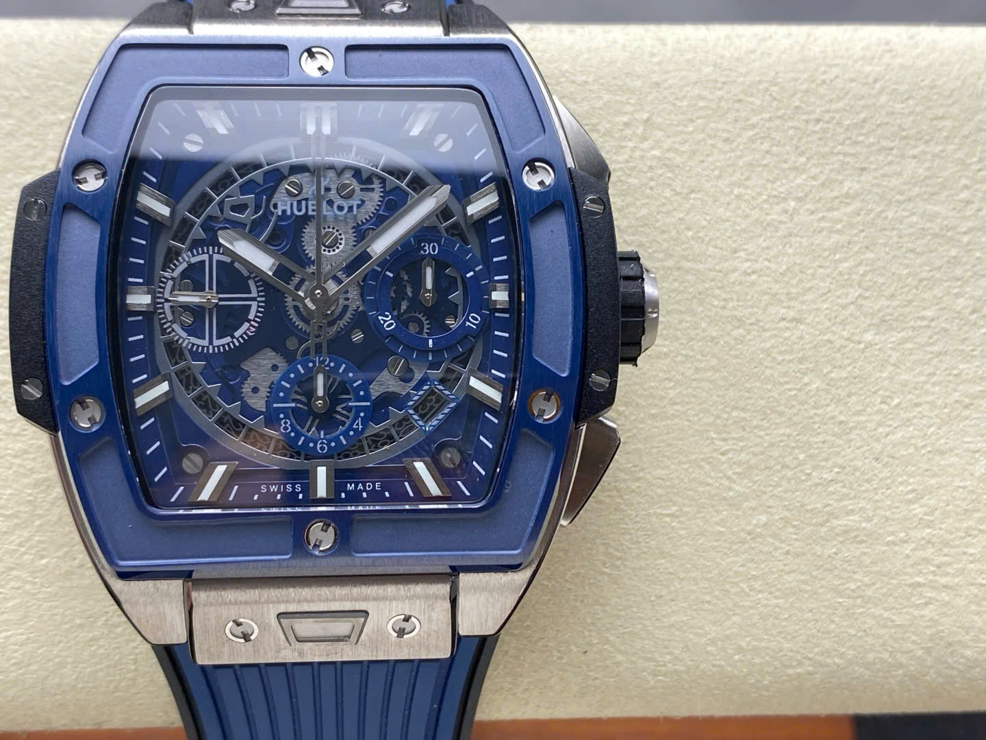Đồng Hồ Hublot Spirit Of Big Bang TItanium Viền Gốm Xanh Rep 11 Nhà Máy BBF 42mm (7) Đồng Hồ Hublot Spirit Of Big Bang TItanium Viền Gốm Xanh Rep 11 Nhà Máy BBF 42mm (9)