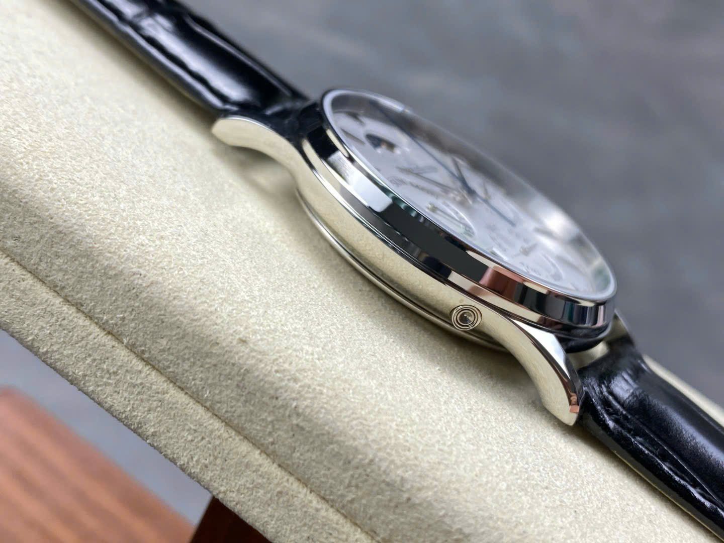 Đồng Hồ Jaeger LeCoultre Master Ultra Slim Perpetual Calendar Mặt Trắng VR Factory 39mm (5) Đồng Hồ Jaeger LeCoultre Master Ultra Slim Perpetual Calendar Mặt Trắng VR Factory 39mm (4)