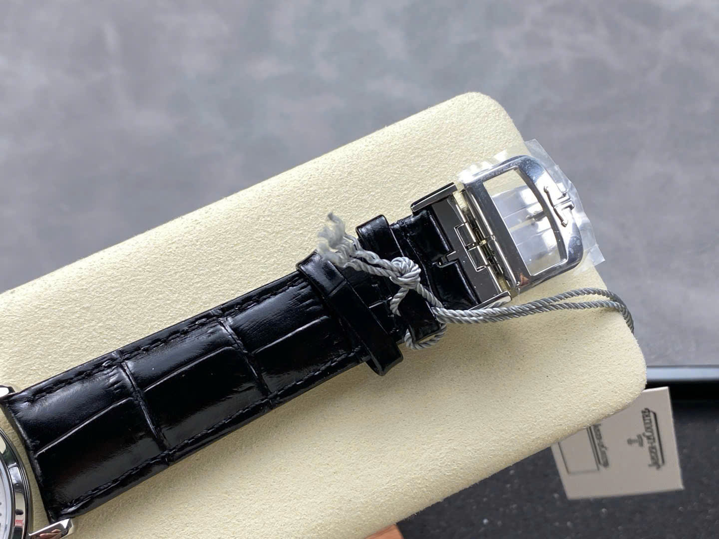 Đồng Hồ Jaeger LeCoultre Master Ultra Slim Perpetual Calendar Mặt Trắng VR Factory 39mm (8) Đồng Hồ Jaeger LeCoultre Master Ultra Slim Perpetual Calendar Mặt Trắng VR Factory 39mm (4)