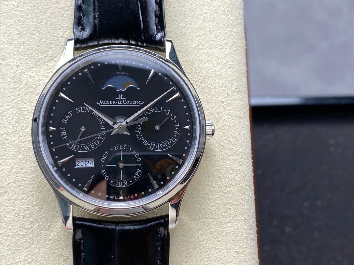 Đồng Hồ Jaeger LeCoultre Master Ultra Slim Perpetual Calendar Màu Đen VR Factory 39mm (3) Đồng Hồ Jaeger LeCoultre Master Ultra Slim Perpetual Calendar Màu Đen VR Factory 39mm (2)