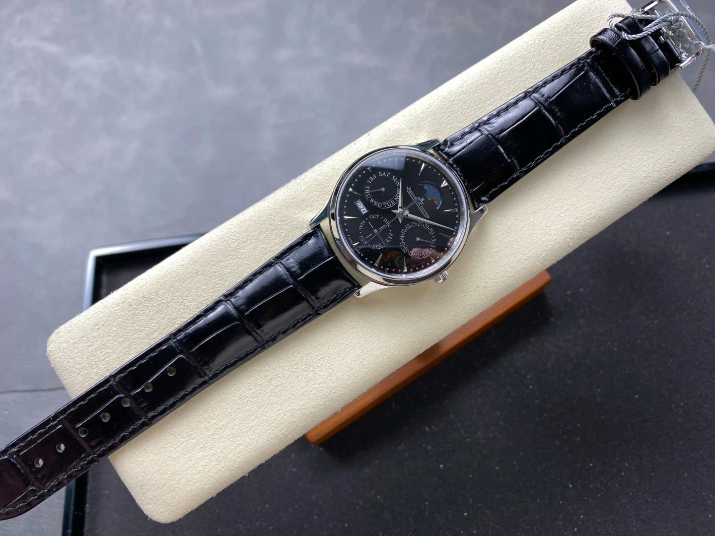 Đồng Hồ Jaeger LeCoultre Master Ultra Slim Perpetual Calendar Màu Đen VR Factory 39mm (6) Đồng Hồ Jaeger LeCoultre Master Ultra Slim Perpetual Calendar Màu Đen VR Factory 39mm (2)