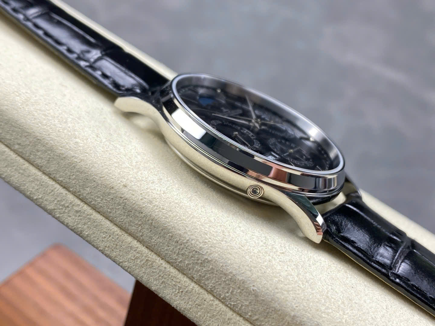 Đồng Hồ Jaeger LeCoultre Master Ultra Slim Perpetual Calendar Màu Đen VR Factory 39mm (7) Đồng Hồ Jaeger LeCoultre Master Ultra Slim Perpetual Calendar Màu Đen VR Factory 39mm (2)