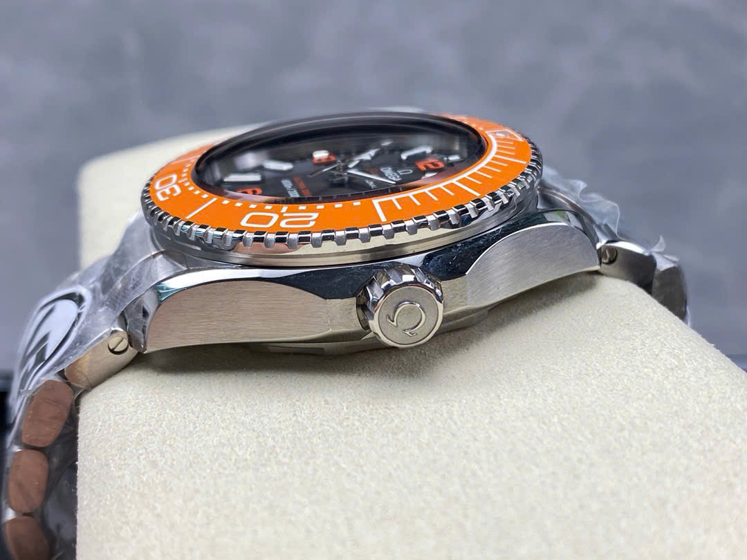 Đồng Hồ Nam Omega Seamaster Planet Ocean 6000M Viền Màu Cam (7) Đồng Hồ Nam Omega Seamaster Planet Ocean 6000M Viền Màu Cam (1)