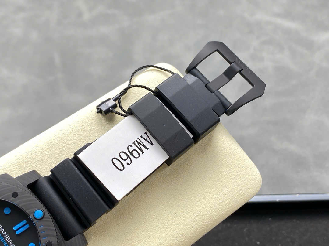 Đồng Hồ Panerai Submersible PAM00960 Carbotech™ Chế Tác VS Factory 42mm (5) Đồng Hồ Panerai Submersible PAM00960 Carbotech™ Chế Tác VS Factory 42mm (10)