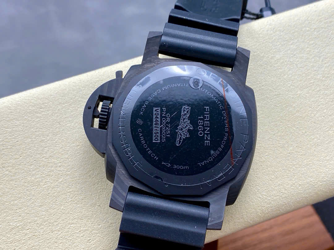 Đồng Hồ Panerai Submersible PAM00960 Carbotech™ Chế Tác VS Factory 42mm (6) Đồng Hồ Panerai Submersible PAM00960 Carbotech™ Chế Tác VS Factory 42mm (10)