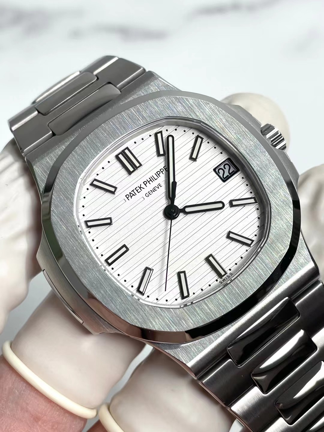 Đồng Hồ Patek Philippe Nautilus 5711 Tuỳ Chỉnh Chuyển Động, Mặt Số, Bộ Máy VVIP 40mm (3) Đồng Hồ Patek Philippe Nautilus 5711 Tuỳ Chỉnh Chuyển Động, Mặt Số, Bộ Máy VVIP 40mm (2)