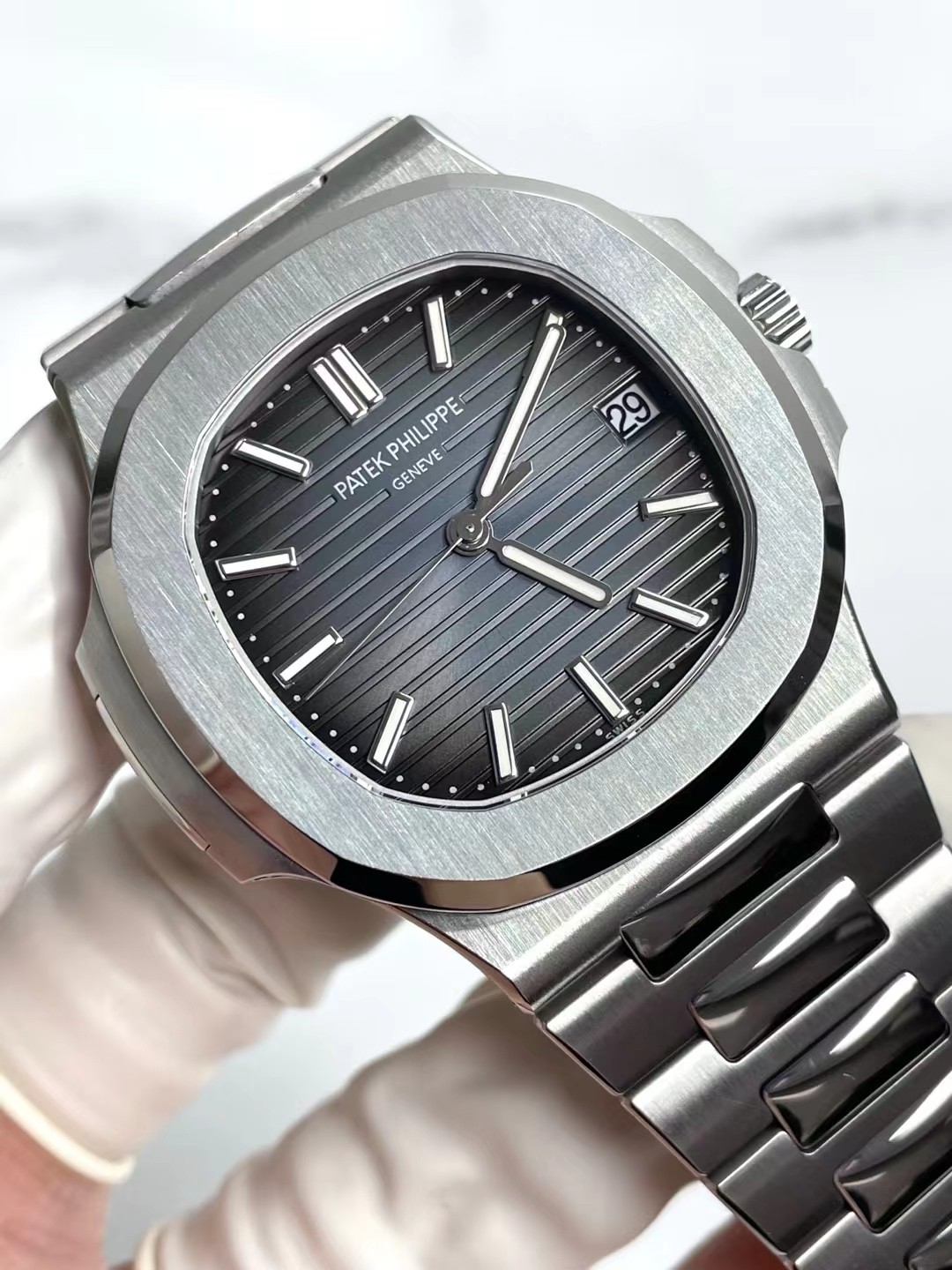 Đồng Hồ Patek Philippe Nautilus 5711 Tuỳ Chỉnh Mặt Số, Bộ Vỏ, Bộ Máy VVIP 40mm (3) Đồng Hồ Patek Philippe Nautilus 5711 Tuỳ Chỉnh Mặt Số, Bộ Vỏ, Bộ Máy VVIP 40mm (3)