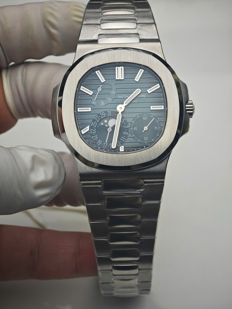Đồng Hồ Patek Philippe Nautilus 5712-1A-001 Tinh Chỉnh Full Mặt Số Và Chuyển Động 40mm (1)