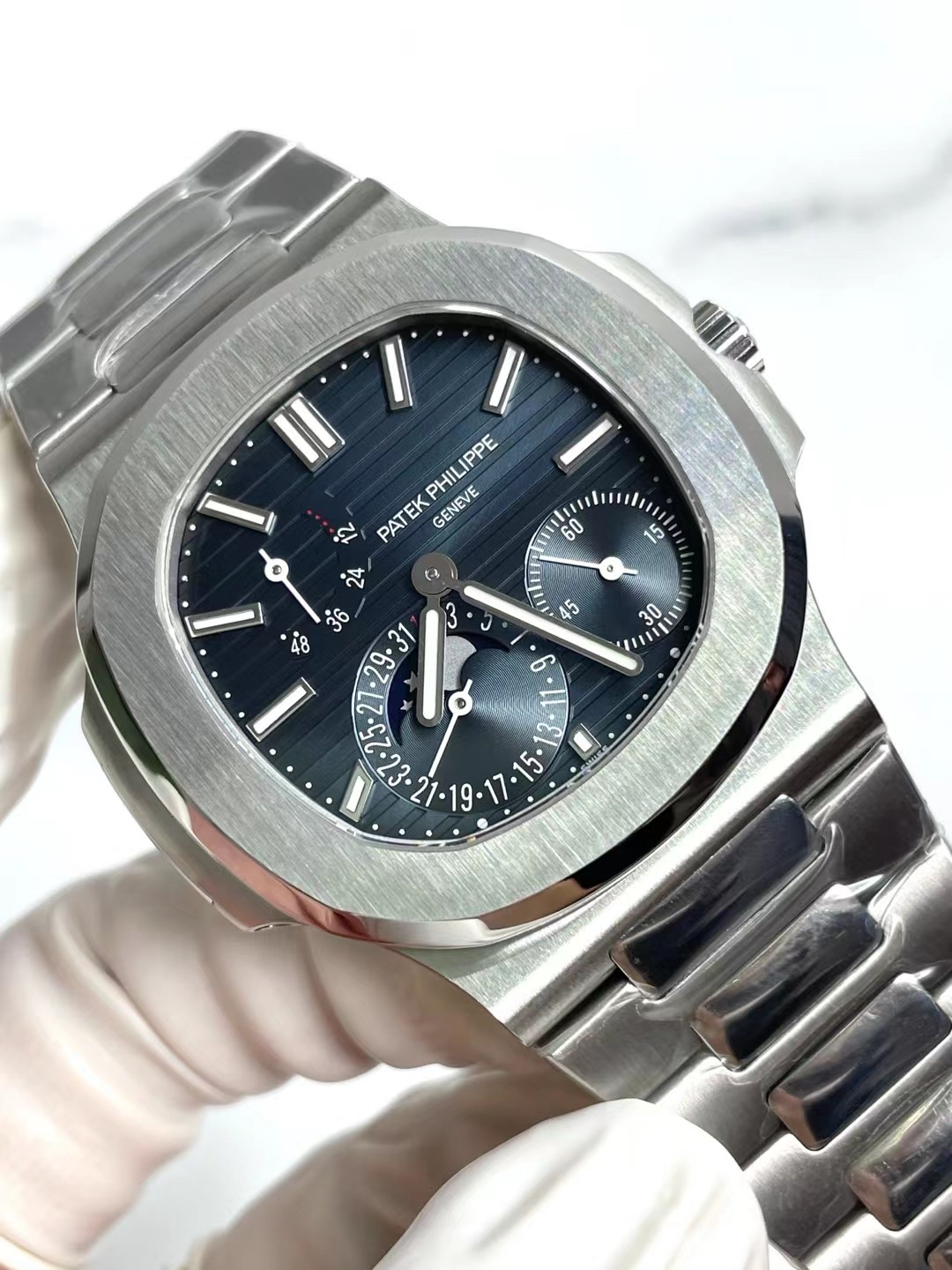 Đồng Hồ Patek Philippe Nautilus 5712 Tinh Chỉnh Mặt Số, Bộ Máy, Dây Đeo VVIP 40mm (3) Đồng Hồ Patek Philippe Nautilus 5712 Tinh Chỉnh Mặt Số, Bộ Máy, Dây Đeo VVIP 40mm (6)