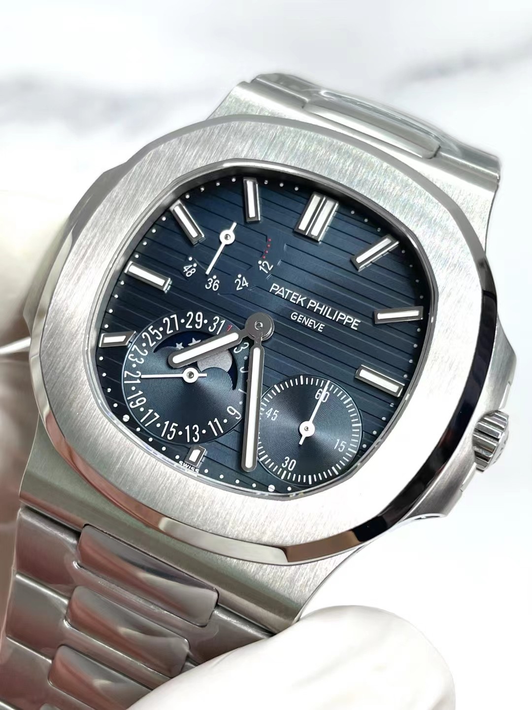 Đồng Hồ Patek Philippe Nautilus 5712 Tinh Chỉnh Mặt Số, Bộ Máy, Dây Đeo VVIP 40mm (6) Đồng Hồ Patek Philippe Nautilus 5712 Tinh Chỉnh Mặt Số, Bộ Máy, Dây Đeo VVIP 40mm (6)