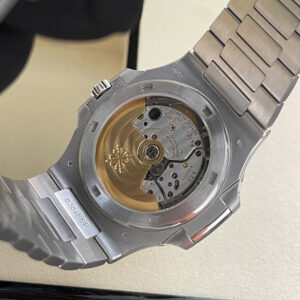 Đồng Hồ Patek Philippe Nautilus 5719-10G Chế Tác Vàng Trắng 18K Kim Cương 40mm (1)