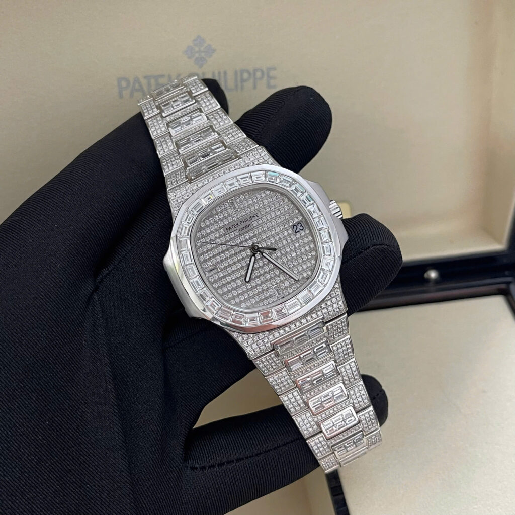Đồng Hồ Patek Philippe Nautilus 5719-10G Chế Tác Vàng Trắng 18K Kim Cương 40mm (1)