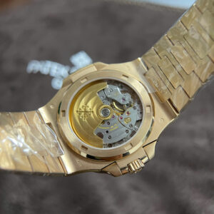 Đồng Hồ Patek Philippe Nautilus 5723-1R-001 Chế Tác Vàng Nguyên Khối Kim Cương 40mm (1)