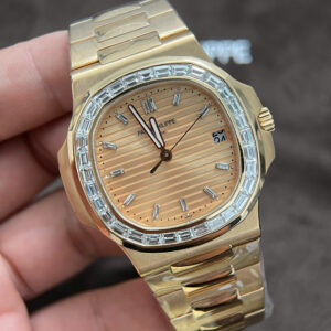 Đồng Hồ Patek Philippe Nautilus 5723-1R-001 Chế Tác Vàng Nguyên Khối Kim Cương 40mm (1)