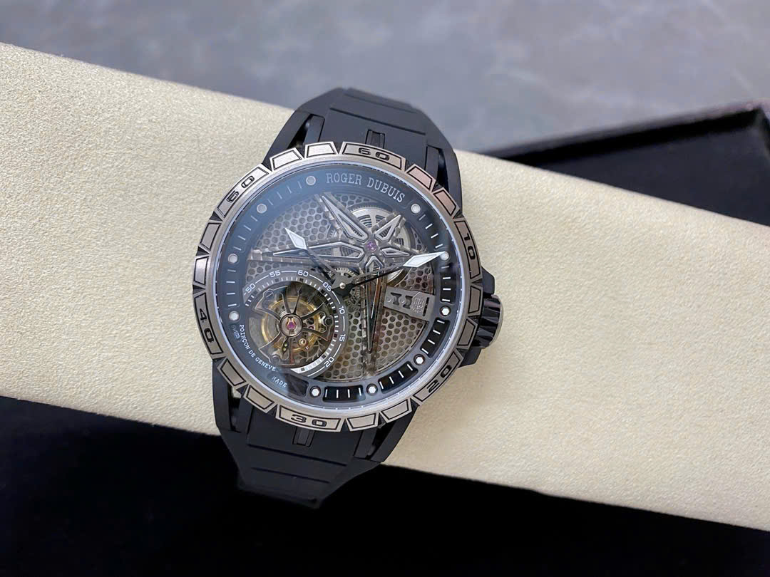 Đồng Hồ Roger Dubuis Excalibur Spider Black Dlc Titanium RDDBEX0815 Chế Tác 45mm (5) Đồng Hồ Roger Dubuis Excalibur Spider Black Dlc Titanium RDDBEX0815 Chế Tác 45mm (1)